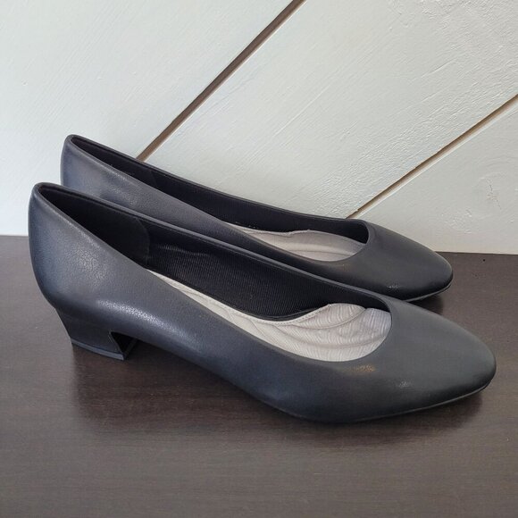 NEW Easy Street Prim Womens 8.5 M Kitten Block Heel Slip-On Black Shoes - Picture 1 of 8